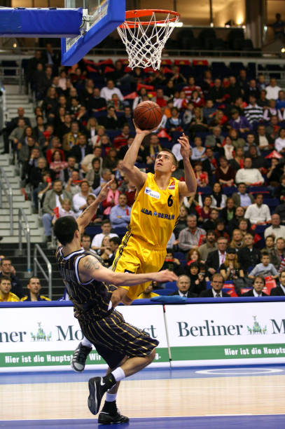 战绩胶着的 战绩胶着的