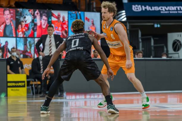 球进攻一度 球进攻一度